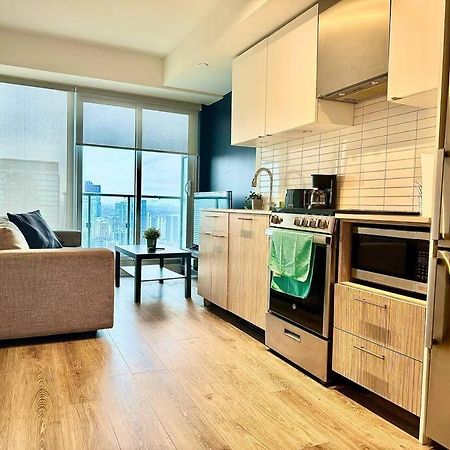 Cozy Condo Near Eatoncentre Mall Toronto Bagian luar foto